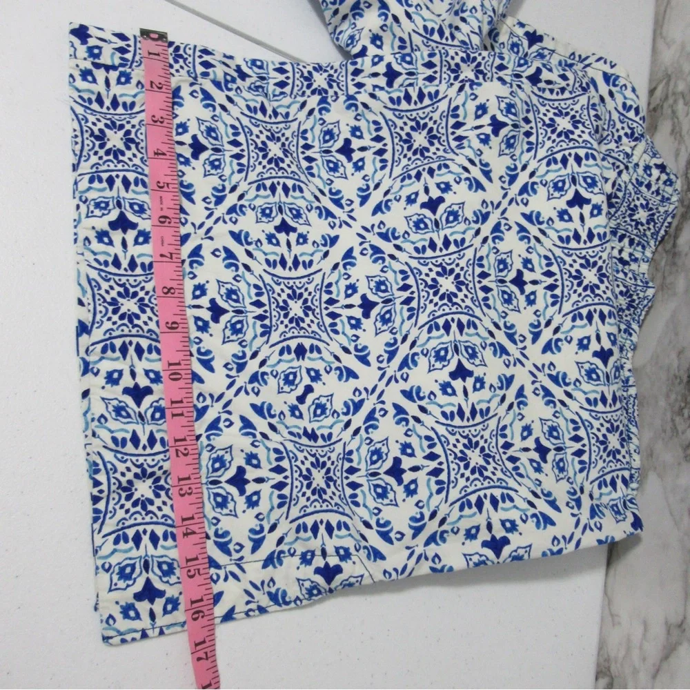 Maeve by Anthropologie Wide Leg Cropped Blue and White Printed Pants Size Small - Picture 14 of 17